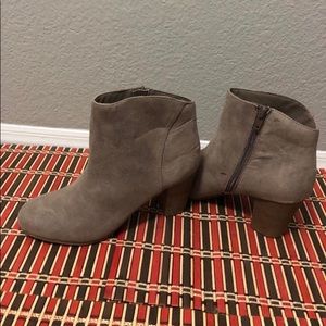 Woman winter boot Kenneth Cole ( free time) size 9